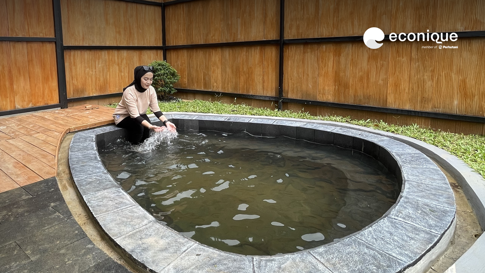 Libur Long Weekend? Coba 4 Kolam Rendam Air Panas VIP Paling Nyaman Ini!